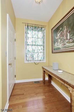 17 De Bruyle Court Hawthorne NJ 07506