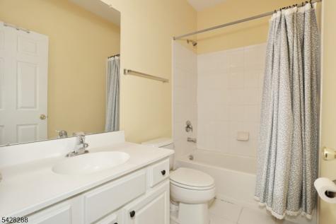 17 De Bruyle Court Hawthorne NJ 07506