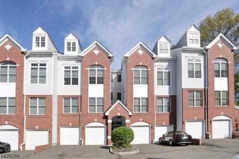 17 De Bruyle Court Hawthorne NJ 07506