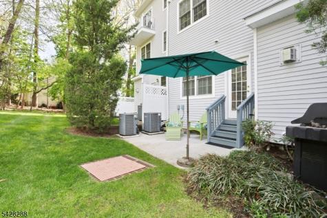 17 De Bruyle Court Hawthorne NJ 07506