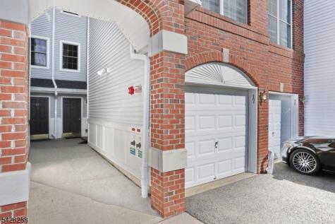 17 De Bruyle Court Hawthorne NJ 07506
