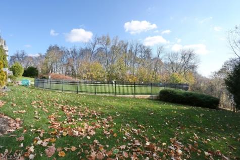 17 De Bruyle Court Hawthorne NJ 07506
