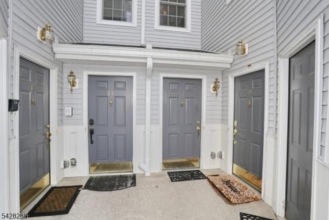 17 De Bruyle Court Hawthorne NJ 07506