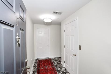17 De Bruyle Court Hawthorne NJ 07506