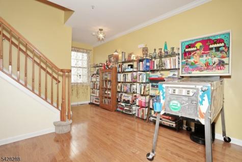 17 De Bruyle Court Hawthorne NJ 07506
