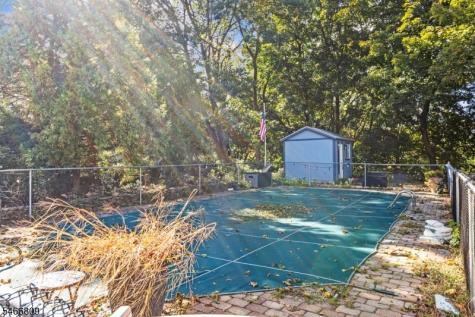 110 Kingwood Drive Little Falls NJ 07424