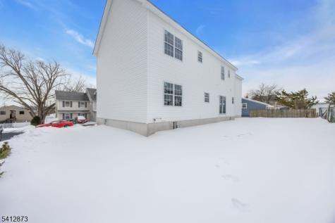 1027 Mereline Avenue Woodbridge NJ 07001