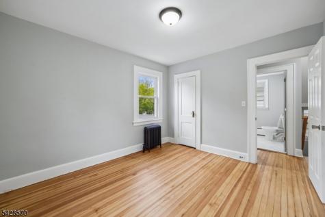 45 Leslie Street East Orange NJ 07017