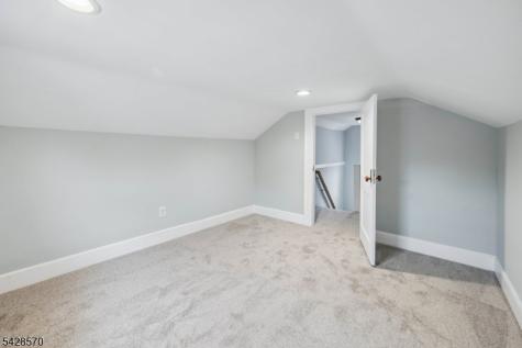 45 Leslie Street East Orange NJ 07017