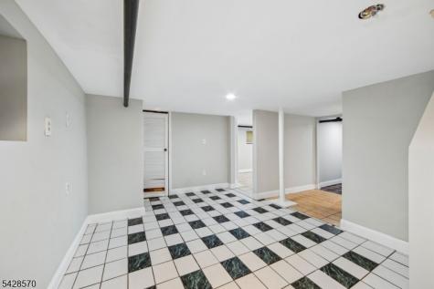 45 Leslie Street East Orange NJ 07017