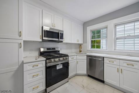 45 Leslie Street East Orange NJ 07017