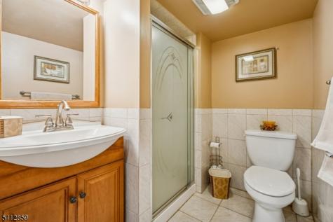 32 Fairview Place Belleville NJ 07109