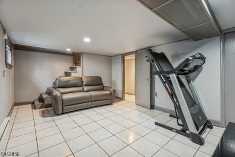 32 Fairview Place Belleville NJ 07109
