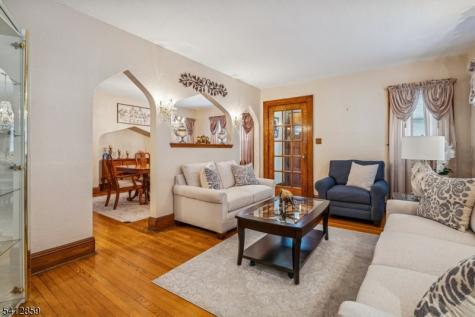 32 Fairview Place Belleville NJ 07109