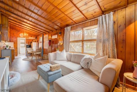 54 Schwarz Boulevard Jefferson NJ 07849