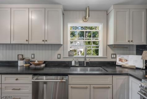 979 Salem Lane Ridgewood Village NJ 07450