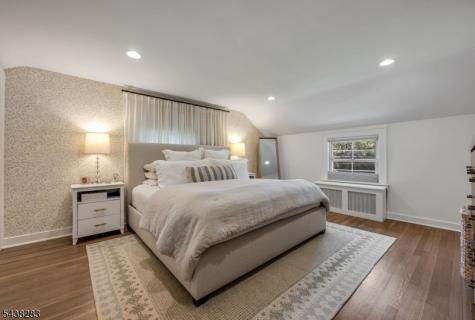 979 Salem Lane Ridgewood Village NJ 07450