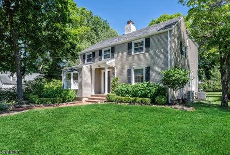 979 Salem Lane Ridgewood Village NJ 07450