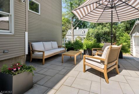 979 Salem Lane Ridgewood Village NJ 07450