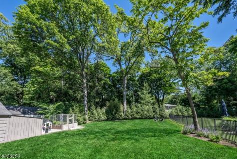 979 Salem Lane Ridgewood Village NJ 07450