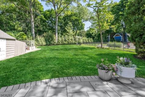 979 Salem Lane Ridgewood Village NJ 07450