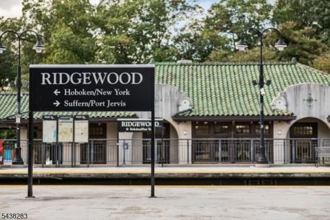 979 Salem Lane Ridgewood Village NJ 07450