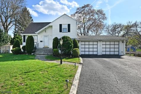 82 Arnot Place Paramus NJ 07652