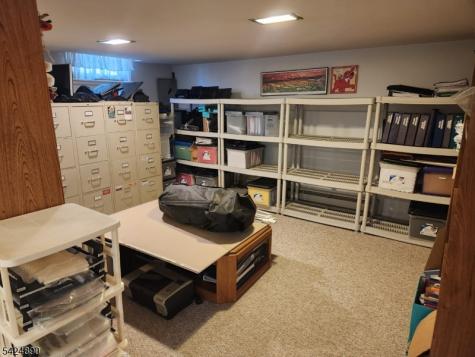 82 Arnot Place Paramus NJ 07652