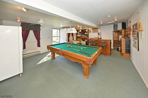 82 Arnot Place Paramus NJ 07652