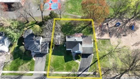 82 Arnot Place Paramus NJ 07652