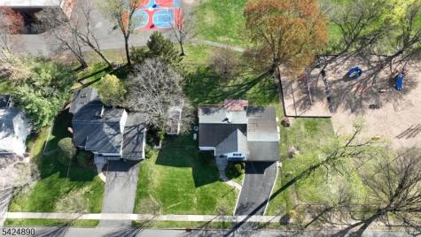 82 Arnot Place Paramus NJ 07652