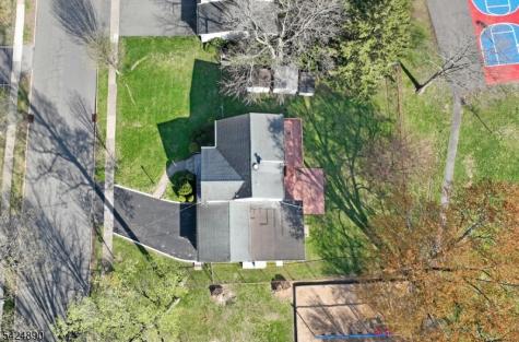 82 Arnot Place Paramus NJ 07652