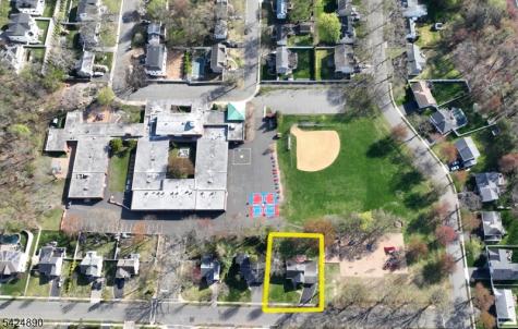 82 Arnot Place Paramus NJ 07652