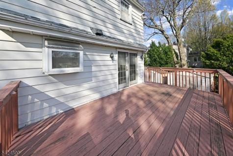 82 Arnot Place Paramus NJ 07652