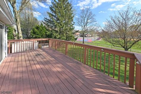 82 Arnot Place Paramus NJ 07652