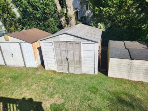 82 Arnot Place Paramus NJ 07652