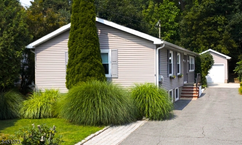 8 Martin Road Verona NJ 07044