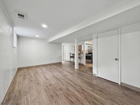 8 Martin Road Verona NJ 07044