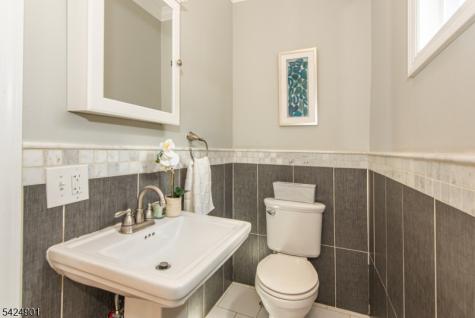 16 Chestnut Place Nutley NJ 07110
