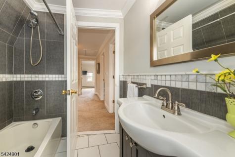 16 Chestnut Place Nutley NJ 07110