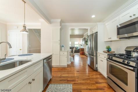 16 Chestnut Place Nutley NJ 07110