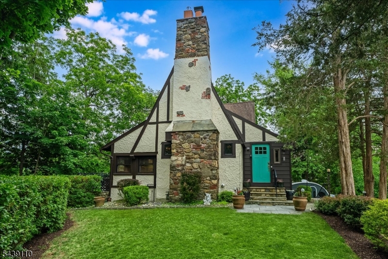 4 Indian Trail Sparta NJ 07871