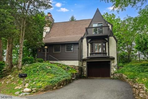 4 Indian Trail Sparta NJ 07871