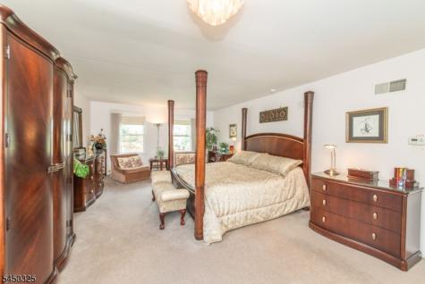 9 Puddingstone Way Florham Park NJ 07932