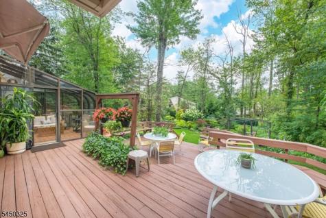 9 Puddingstone Way Florham Park NJ 07932