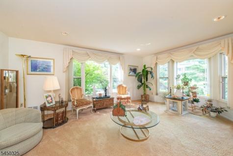9 Puddingstone Way Florham Park NJ 07932