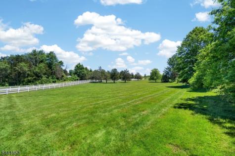 17 Cedar Road Readington NJ 08889