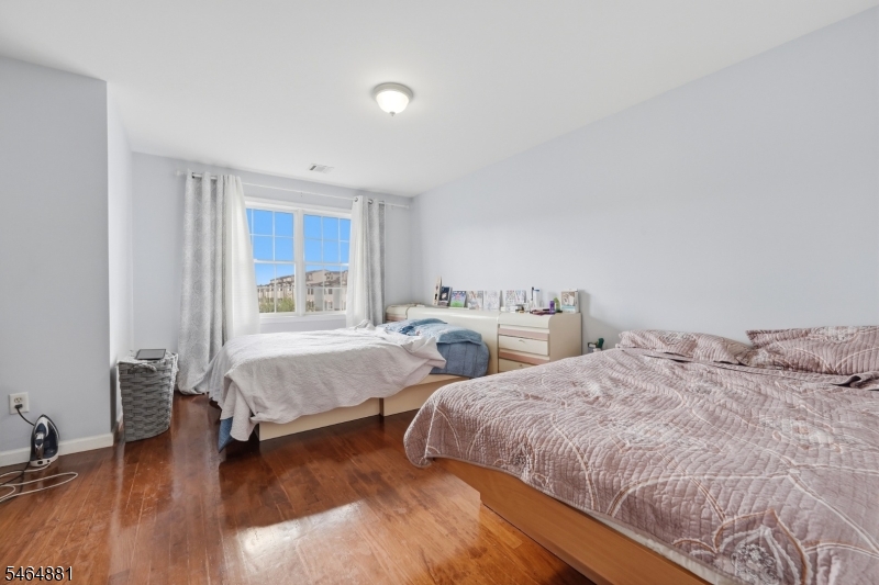 7 Harbor Front Court Elizabeth NJ 07206