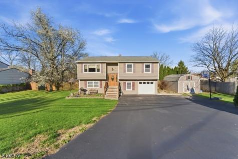 403 Red School Lane Lopatcong NJ 08865