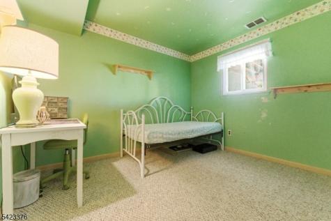 403 Red School Lane Lopatcong NJ 08865
